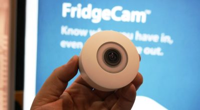 CES 2017: FridgeCam η κάμερα που βλέπει και σε ενημερώνει για το εσωτερικό του ψυγείου!