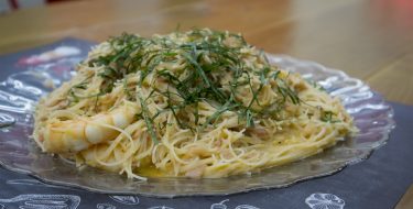 Rice Noodles καρμπονάρα με γαρίδες – Γιώργος Τσούλης – Chef στην Πρίζα