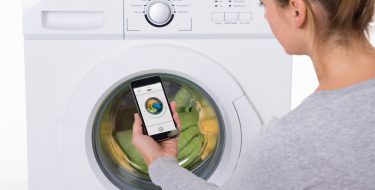«Έξυπνα» πλυντήρια ρούχων:  βρίσκεις το ιδανικό πρόγραμμα και ελέγχεις την καλή λειτουργία της συσκευής σου.