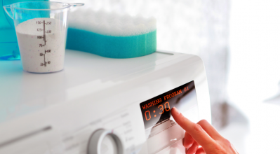 Πέντε λάθη που απειλούν την «υγεία» του πλυντηρίου και των ρούχων σου