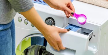 Πλυντήριο ρούχων: Οι «μύθοι» στο πλύσιμο των ρούχων καταρρίπτονται!