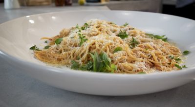 Σπαγγέτι με σάλτσα ντομάτας – Κουζίνα: Ιστορίες με τον Ανδρέα Λαγό